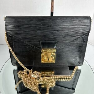 Louis Vuitton Black Epi Women's Bag with Gold Accents Unbranded Chain
